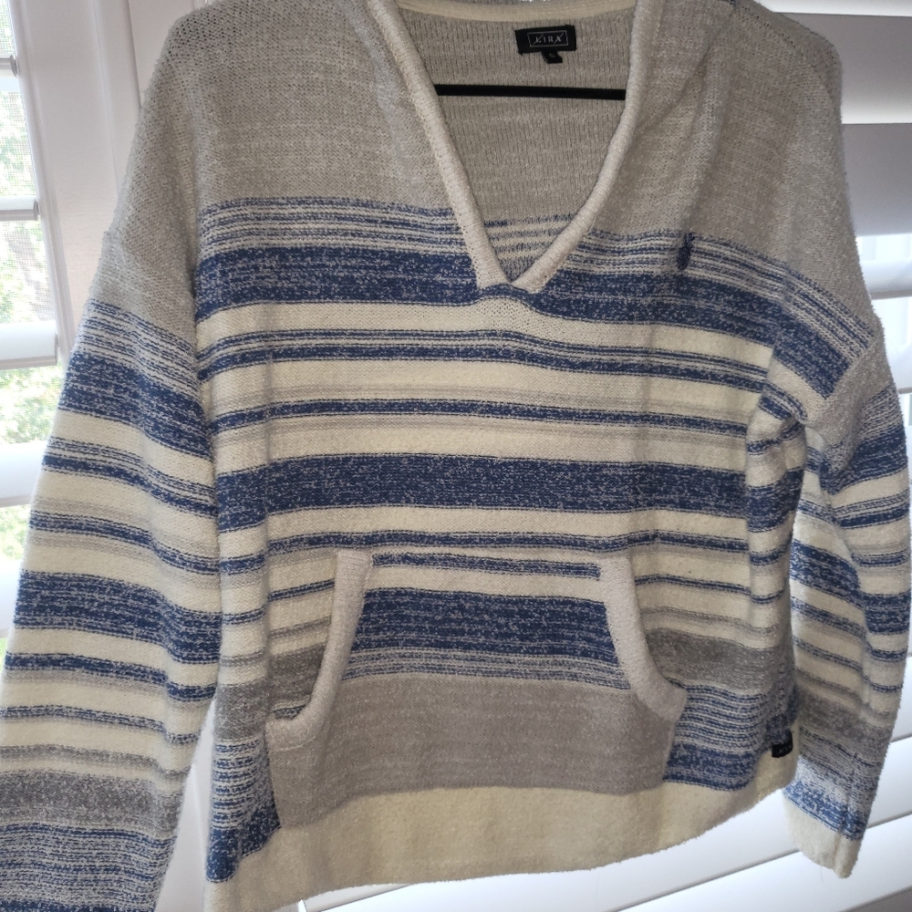 Lira Hooded Poncho - Picture 2 of 4